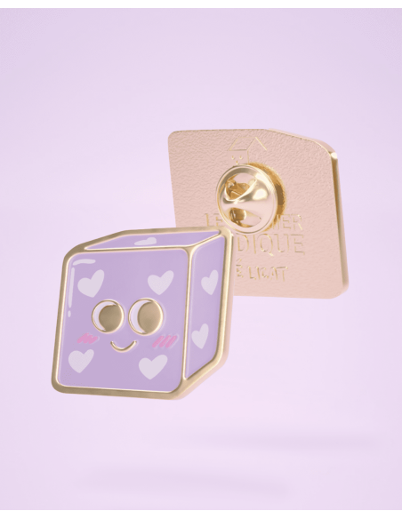 Pin’s Dé de Jeux de société Émaillé  - Dé violet- Visuel photo studio