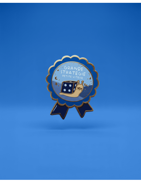 Pin's Médaille : Grande Stratégie, Petite Vitesse - Grenier Ludique